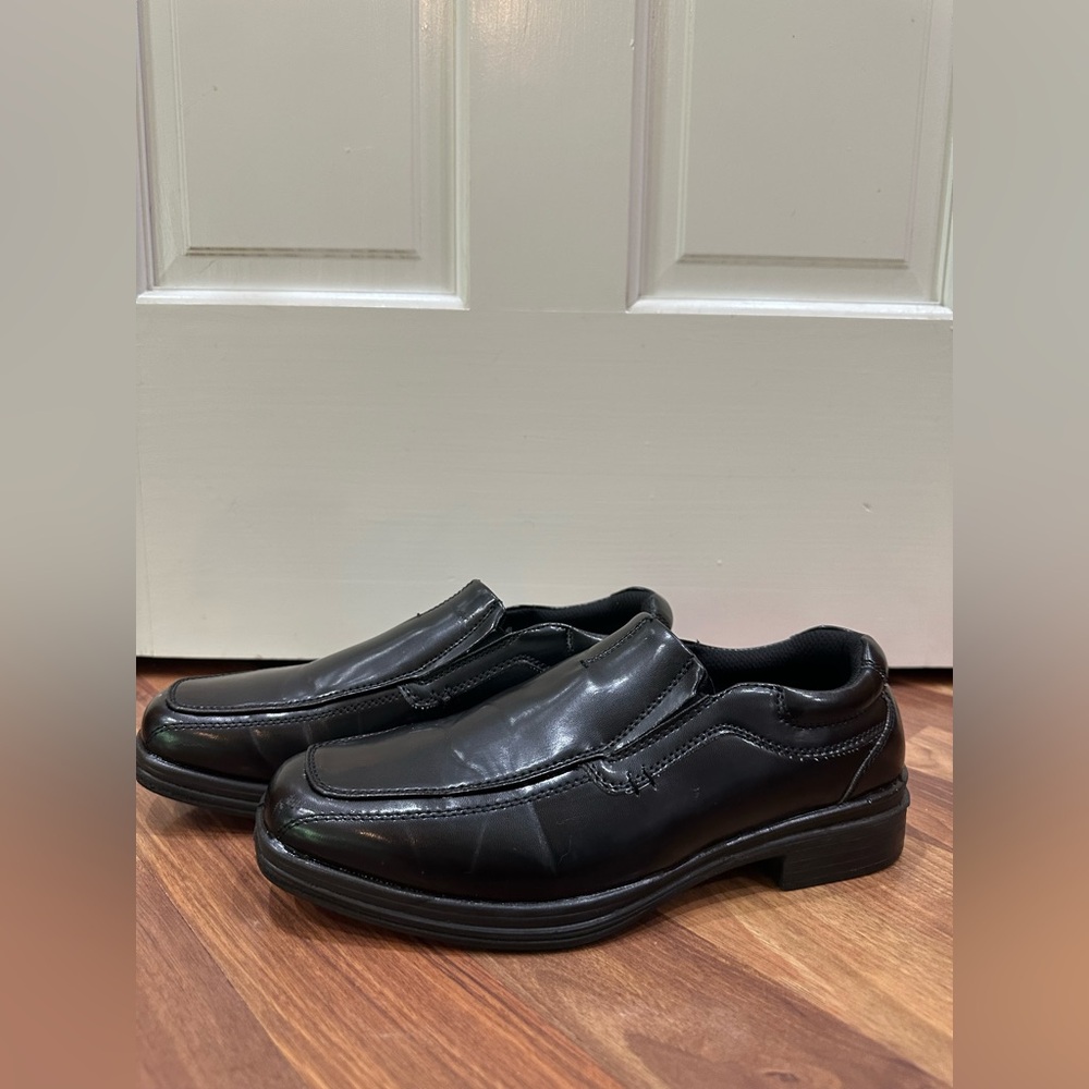 Deer Stags Boy's Wise (Big Kid Size 5) Loafer